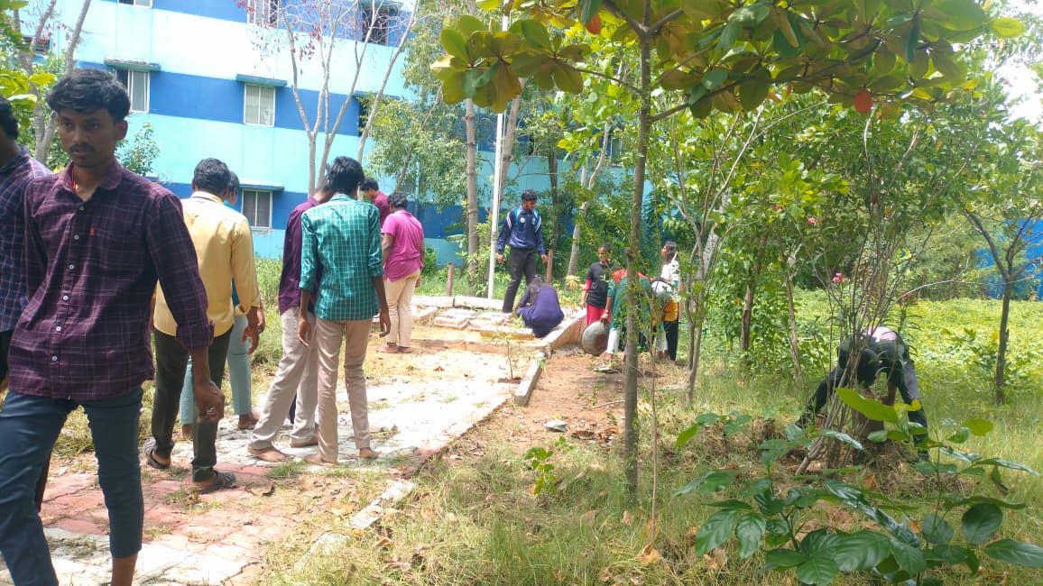 Campus Cleaning Photo 3