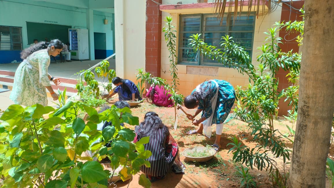 Campus Cleaning Photo 4