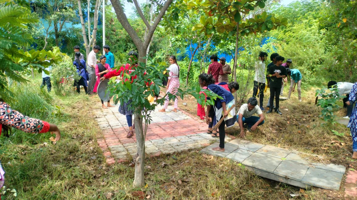 Campus Cleaning Photo 5
